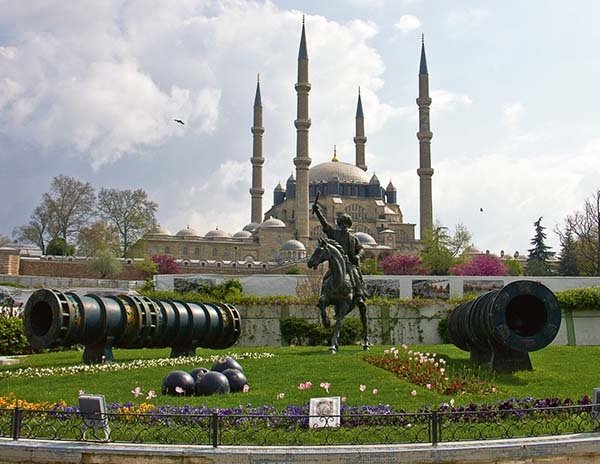 Osmanli Nin Ustalik Eseri Edirne Samdan