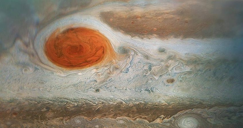 Juno Jüpiter’in ’Büyük Kırmızı Leke’sini görüntüledi