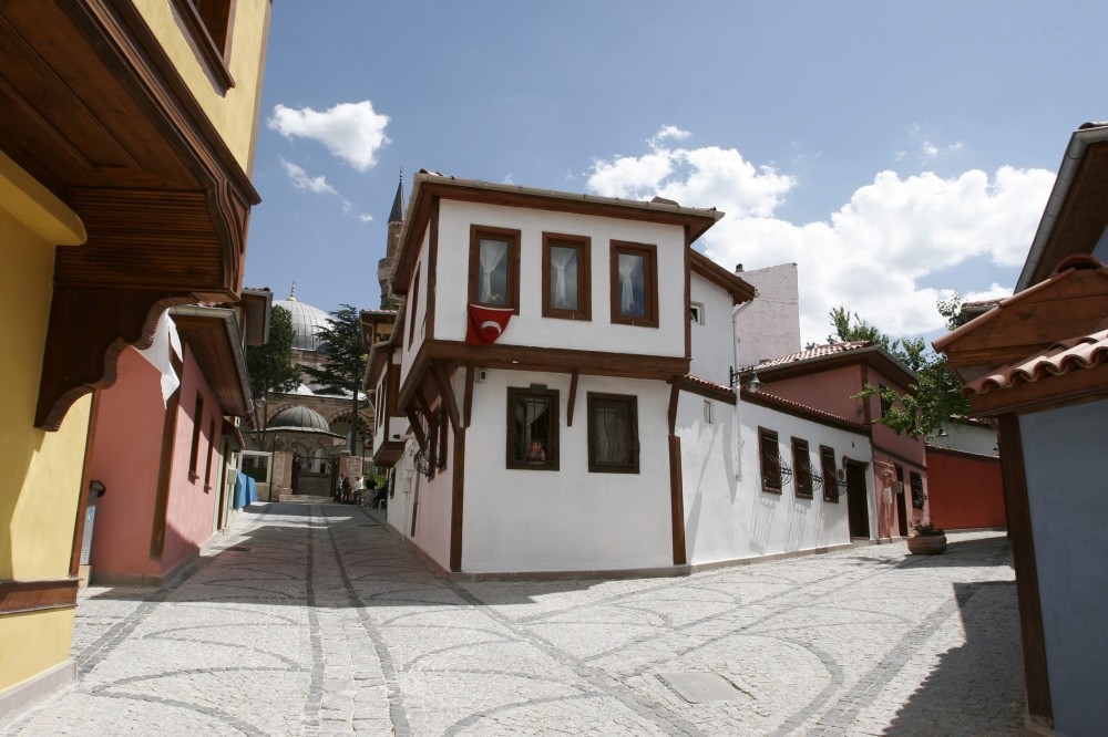 Being the first place in Turkey to be included in the world heritage list on the city level together with Istanbul, Safranbolu has also been listed as one of the best preserved 20 cities.