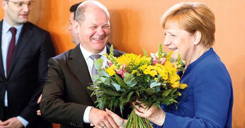 Angela Merkel’e 64’ncü yaş çiçeği