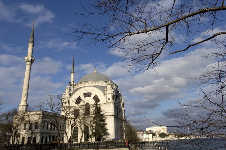 3 spectacular Istanbul mosques along Bosphorus