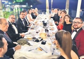 Antalya’da yıldızların bol kahkahalı gecesi