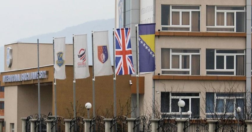 Bosna Hersek’teki FETÖ okullarında ’İngiliz’ bayrağı