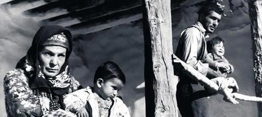 Screenshot from the 1962 film u201cYu0131lanlaru0131n u00d6cu00fcu201d ( Revenge of the Snakes)