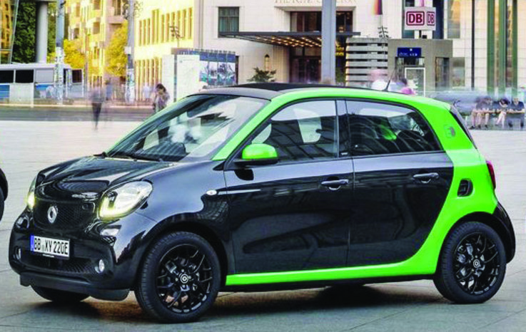 ELEKTRİKLİ SMART'LAR DA PARİS'TE