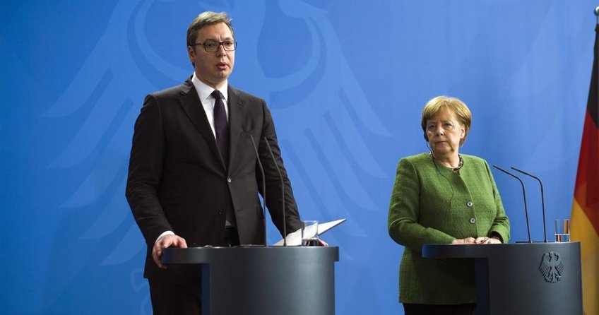 Merkel, Berlinde Vucici ağırladı
