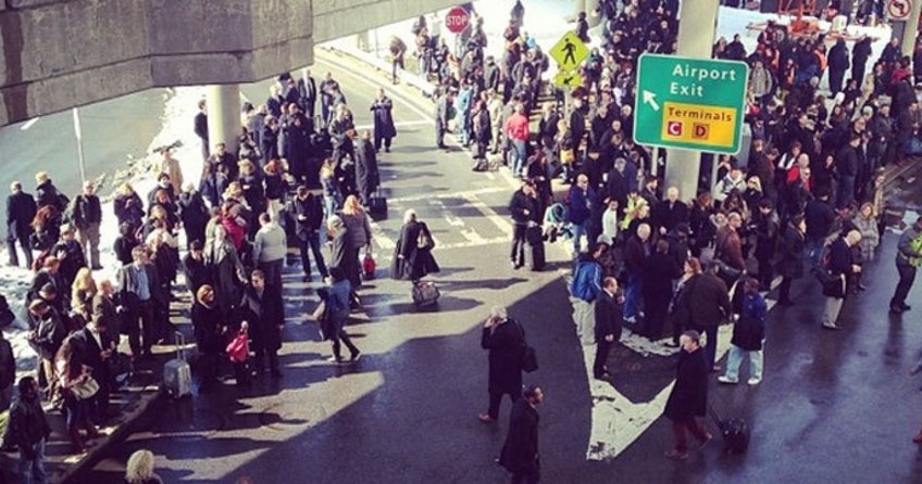 New York La Guardia Havalimanı'nda şüpheli araç paniği