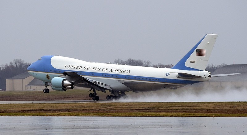 Air force One, with President Barack Obama aboard, takes off from Andrews Air Force Base, Md., Tuesday, Dec. 6, 2016 (AP Photo)