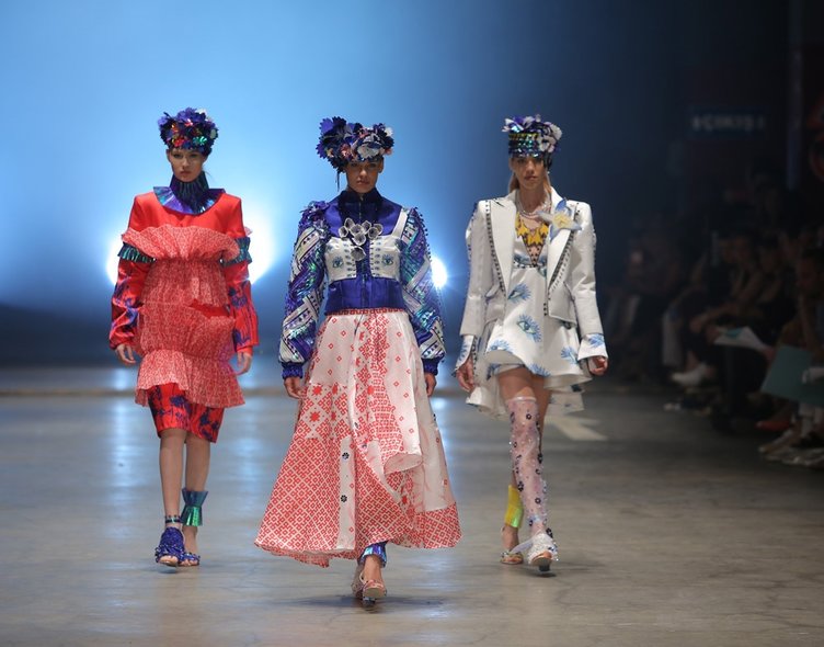 Istanbul Moda Akademisi Ogrencilerinden Dev Moda Sovu Galeri Stil 28 Haziran 2019 Cuma