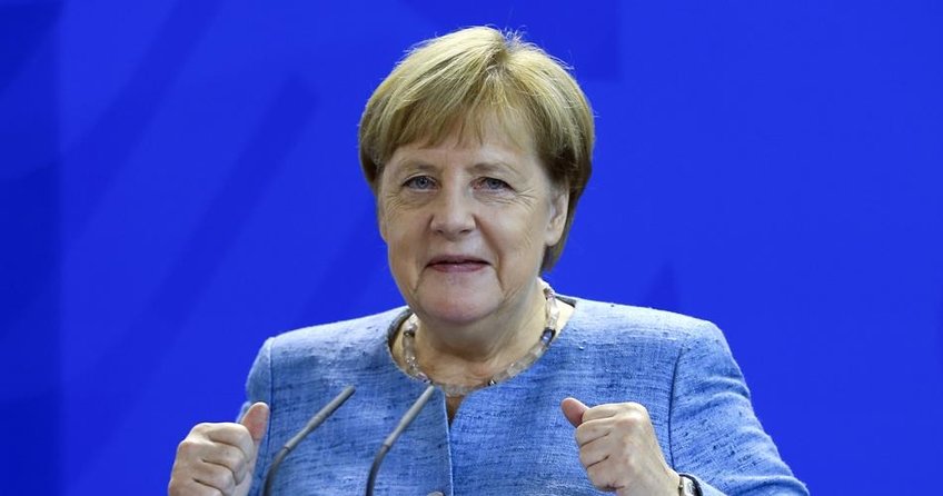 Merkel’e anket şoku