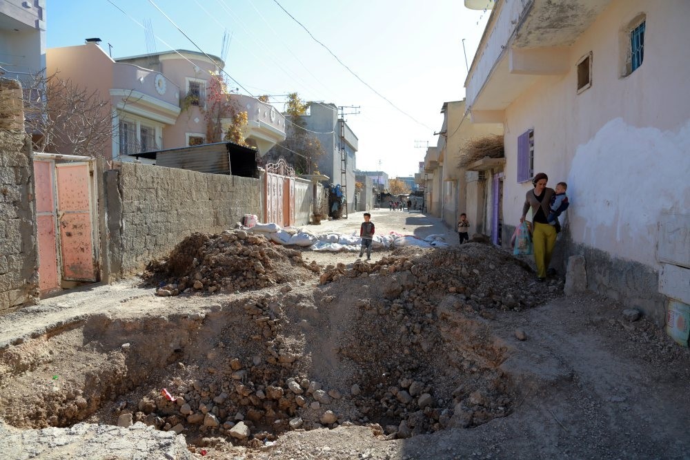 PKK terrorists dug scores of ditches and erected as many barricades in the southeast by using heavy equipment provided by HDP authorities. A big ditch in Nusaybin, Mardin is seen in the photo.