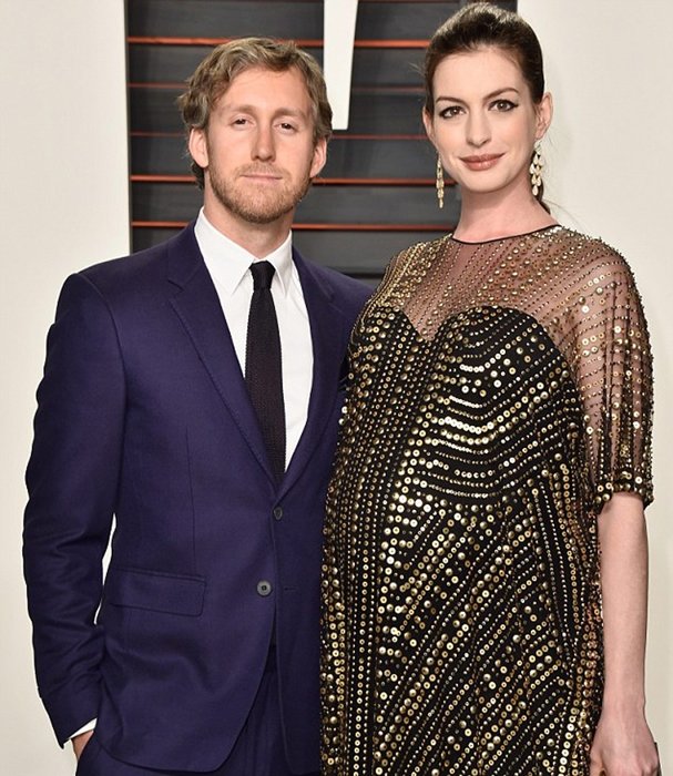 Anne Hathaway Ikinci Cocuguna Hamile Harpersbazaar