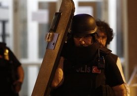 Emniyete eş zamanlı terör operasyonu