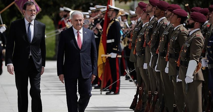 Başbakan Yıldırım İspanya’da resmi törenle karşılandı