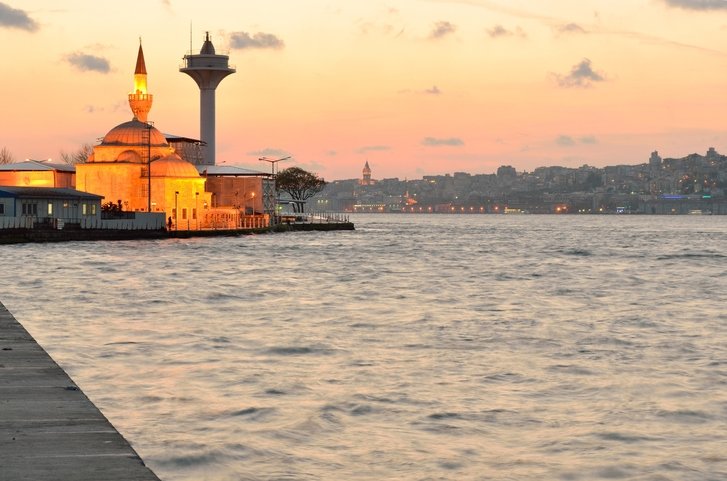 3 spectacular Istanbul mosques along Bosphorus
