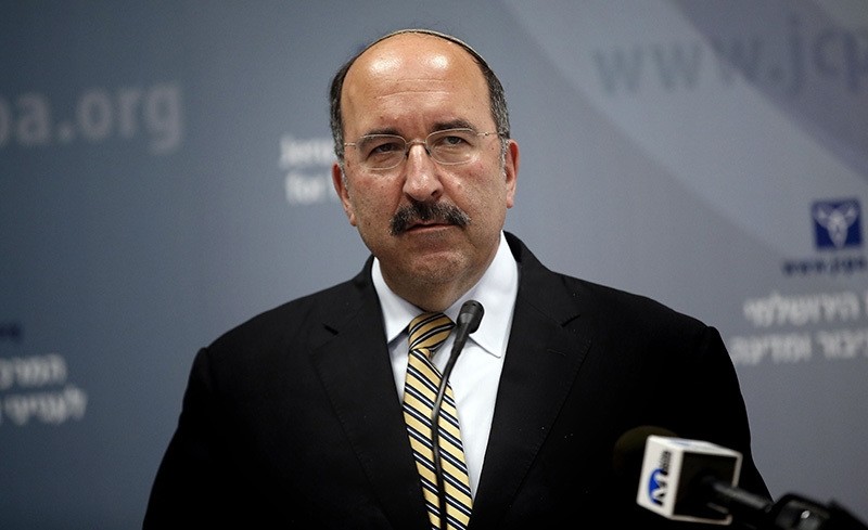 New Israeli director general of foreign affairs, Dore Gold, delivers a speech on June 1, 2015, in Jerusalem (AFP Photo)