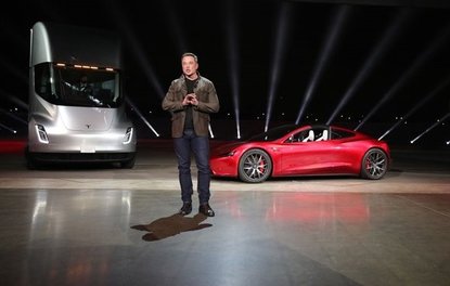 Tesla yeni modellerini tanıttı