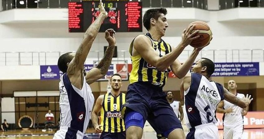 Kenan Sipahi resmen Beşiktaş'ta