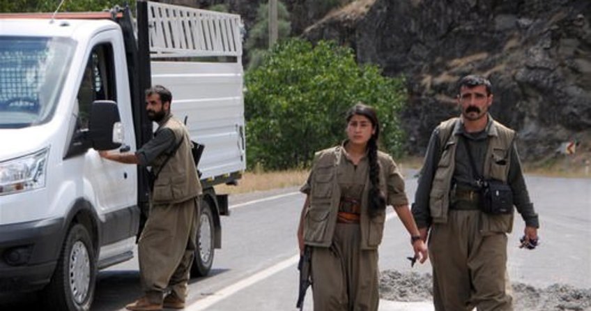 PKK'a Bitlis'te yol kesti; 1 polis yaralı