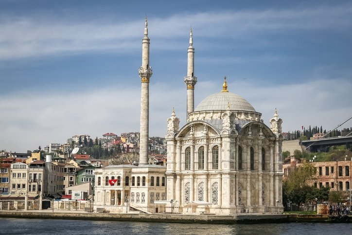 3 spectacular Istanbul mosques along Bosphorus