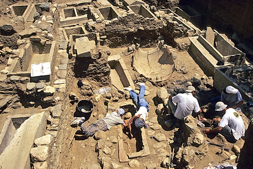 Excavations at the ancient city of Antandrus has been going on since 2000 under the supervision of Professor Gu00fcrcan Polat of Ege University. His dream of following the footsteps of Aeneas will soon come true.