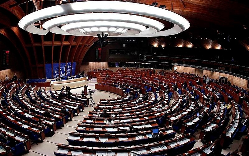 Delegates sit in the Parliamentary Assembly's plenary room at the Council of Europe in Strasbourg, October 7, 2010, during a debate on the recent rise in national security discourse in Europe and the case of the Roma. (Reuters Photo)