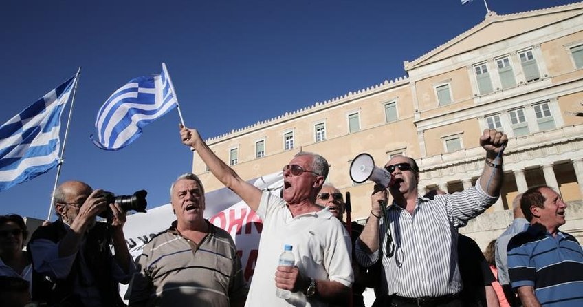 Yunanistan’da halkın vergi borcu yükseliyor
