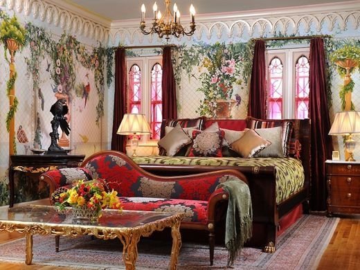 Versace Nin Osmanli Sarayi Harpersbazaar