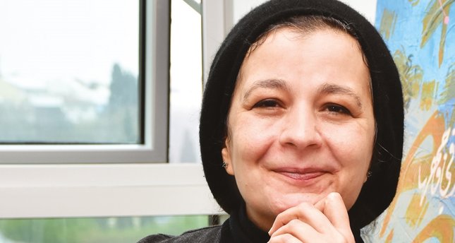 Kim olduğumuzu gelenekle açıklamaya ihtiyacımız yok