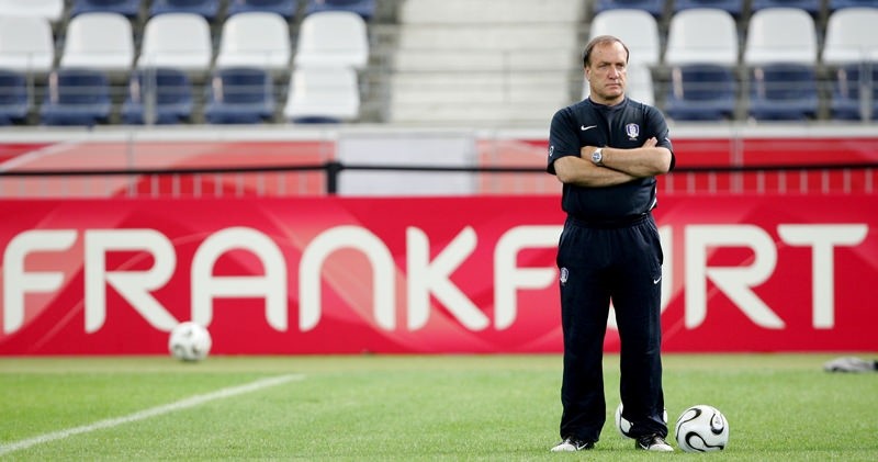 Istanbul football giants Fenerbahce are set to name the well travelled Dutch coach Dick Advocaat as their new manager following the sacking of Vitor Pereira  Reuters Photo