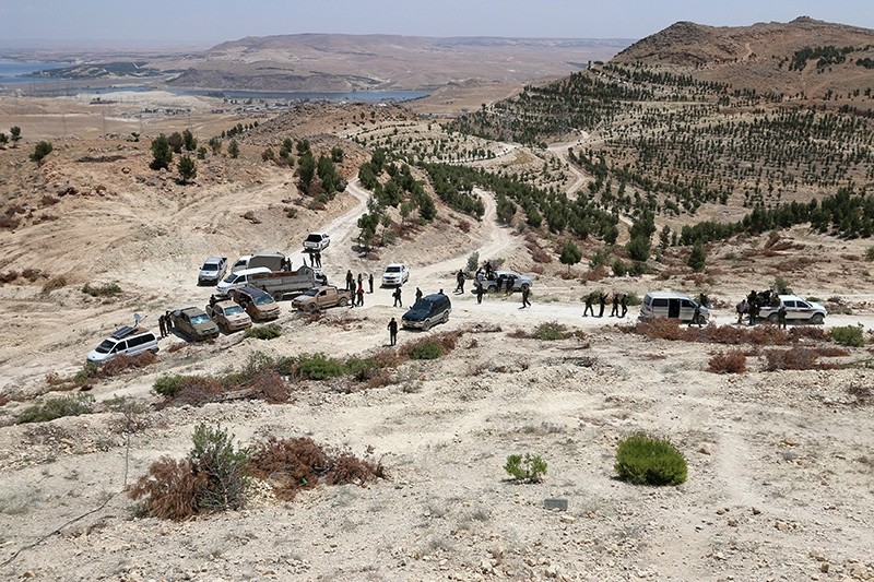  Fighters of Manbij military council and Syria Democratic Forces gather in the southern rural area of Manbij, in Aleppo Governorate, Syria May 31, 2016. (Reuters)