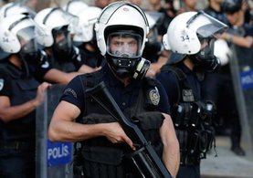 Kahraman Türk polisinden Interpol’e FETÖ dersi!