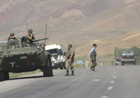 Çatak'ta askeri araca bombalı saldırı