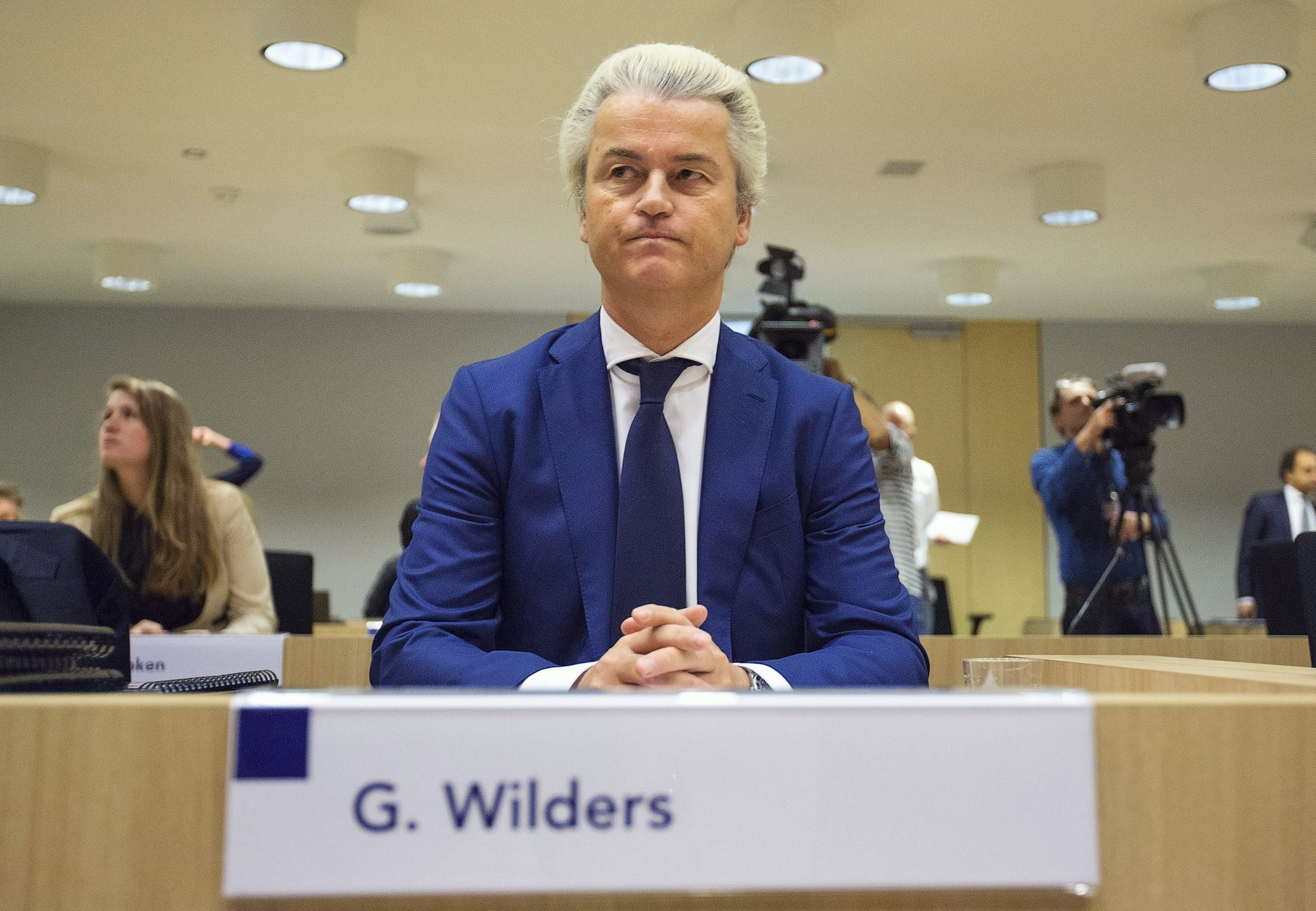 Dutch far-right Party for Freedom (PVV) leader Geert Wilders sits in a courtroom of the courthouse in Schiphol, the Netherlands March 18, 2016. (REUTERS Photo)
