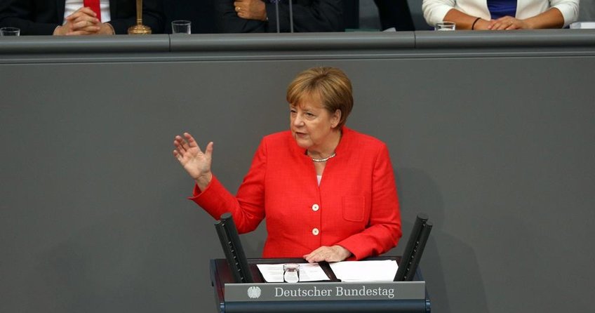 Merkel: Türkiye takdiri hak ediyor