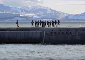 İngiltere'de füze skandalı! May cevap veremedi!
