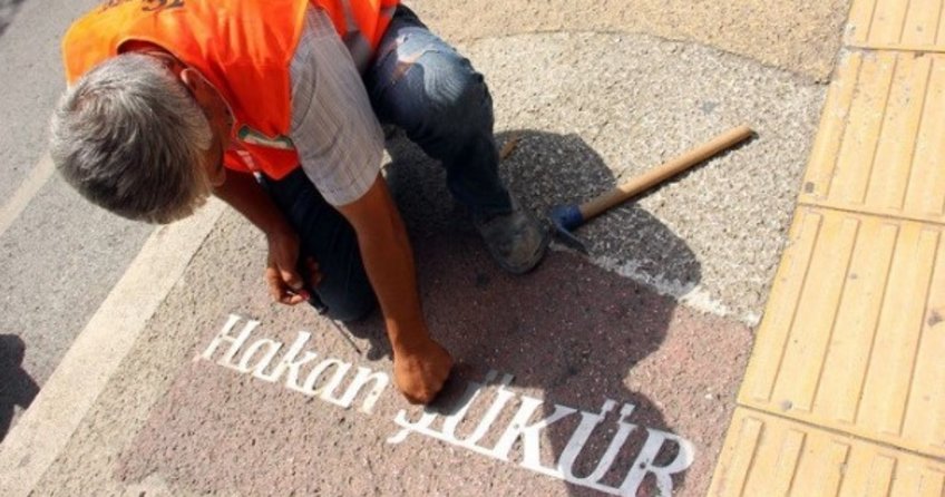 Hakan Şükür adı dört büyükler kaldırımından söküldü