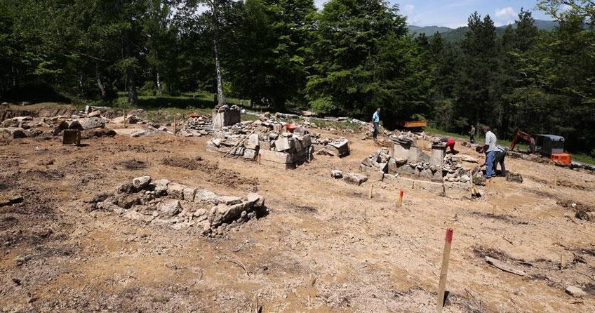 Bosnanın en eski Müslüman mezarlığı gün yüzüne çıkarılıyor