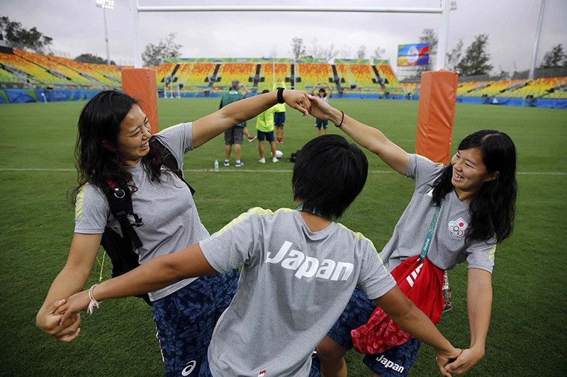 Rio Olympics - Rugby training - Deodoro - Rio de Janeiro, Brazil - 03/08/2016. Japan's women's rugby sevens team are pictured on the pitch as they arrive for training (Reuters Photo)
