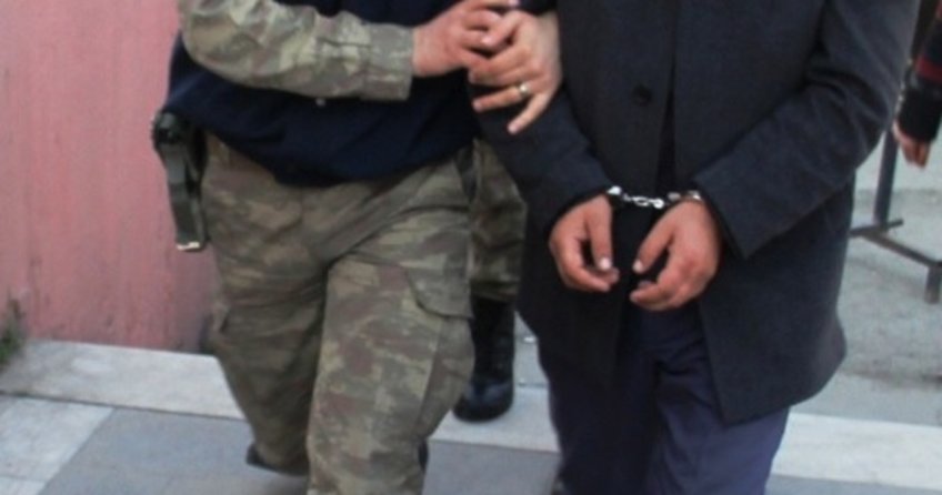 Meclis üyesi sahte kimlikle yakalandı