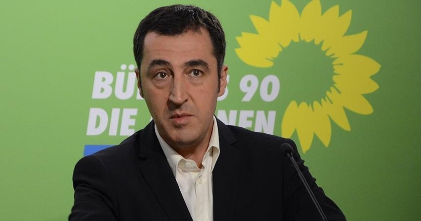 Ermenistan’dan Cem Özdemir’e Liyakat Nişanı!