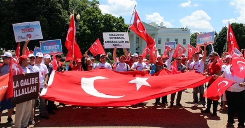 Beyaz Saray önünde “Darbeye Karşı Demokrasi” mitingi!