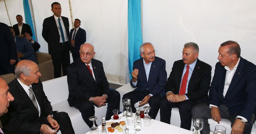 Yenikapı'da liderlerin çok konuşulan o fotoğrafının ayrıntıları