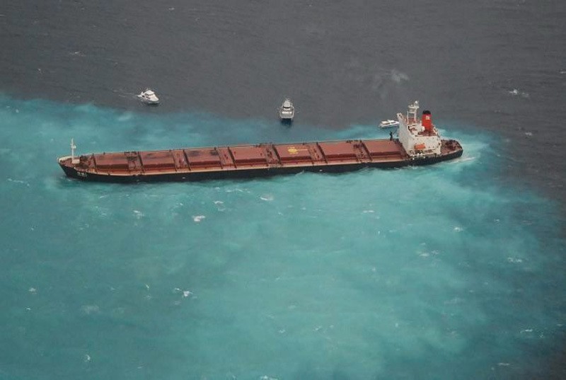 A handout photograph released by the Australian Maritime Safety Authority showing the Chinese-registered 230m-long bulk coal carrier Shen Neng 1, photographed about 70 km east of Great Keppel Island, Australia, on April 04, 2010. (EPA Photo)