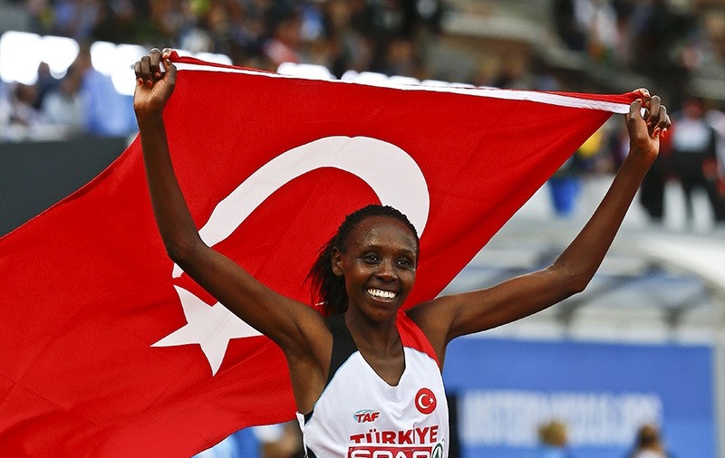 Turkey's Yasemin Can reacts after winning Women's 10,000 final at the European Athletics Championships in Amsterdam, Netherlands, July 6, 2016  (Reuters Photo)