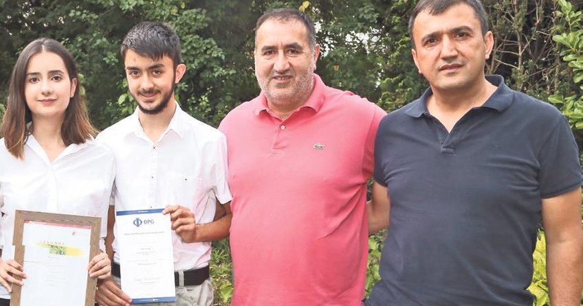 İkizlerin gurur veren başarısı