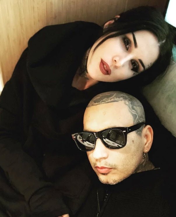 Kat Von D Ilk Cocugunu Kucagina Aldi Cosmopolitanturkiye