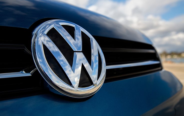 VOLKSWAGEN’DE SULAR DURULMUYOR! TAM 105 BİN KİŞİ...
