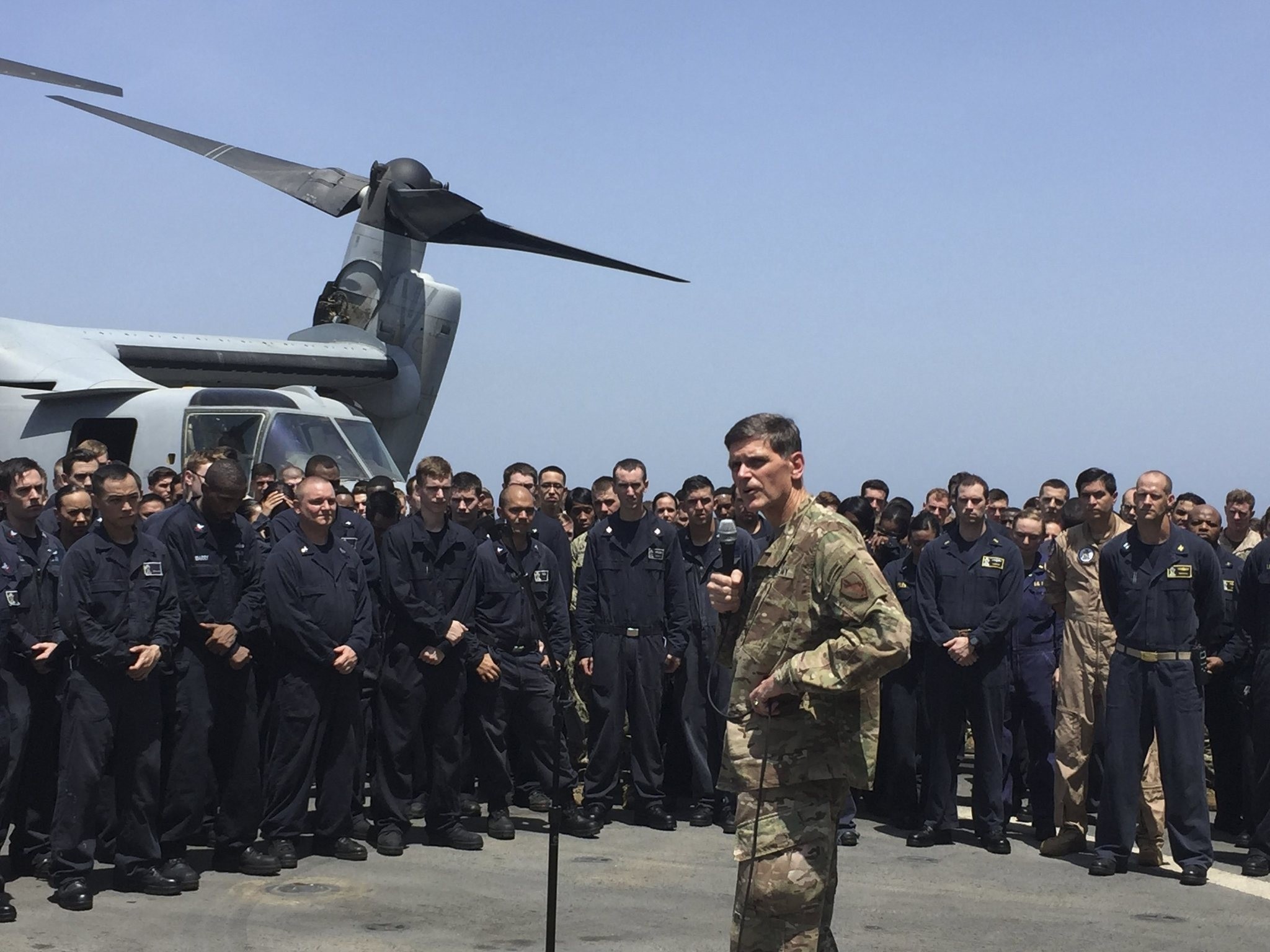General Joseph Votel, the head of the U.S. militaryu2019s Central Command, speaks aboard the USS New Orleans July 11, 2016. (REUTERS Photo)
