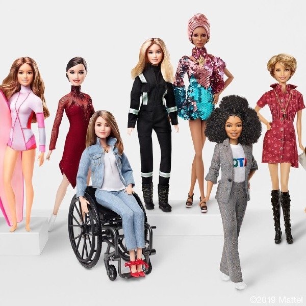 Gulse Birsel Barbie Oldu Harpersbazaar